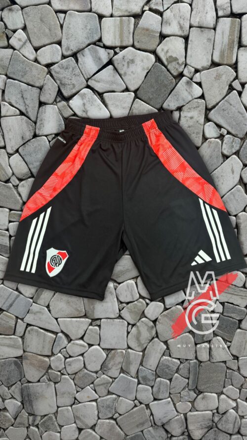 Short negro bolsillos c/cierre temporada 2024/25