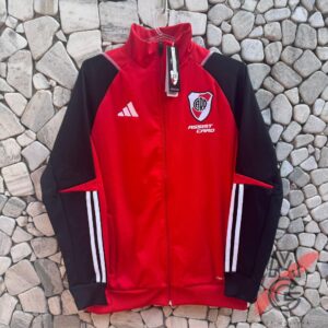 Campera roja mangas negras temporada 2023/24