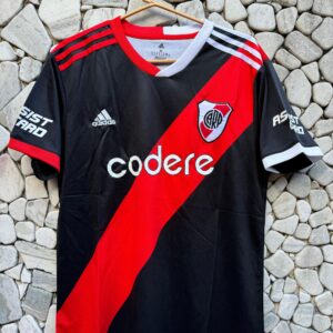 Camiseta alternativa negra banda roja temporada 2022/23 importada
